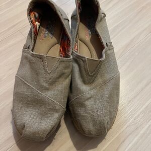 BOBS from Skechers High Jinx Taupe Slip-on Shoes Women’s Size 9